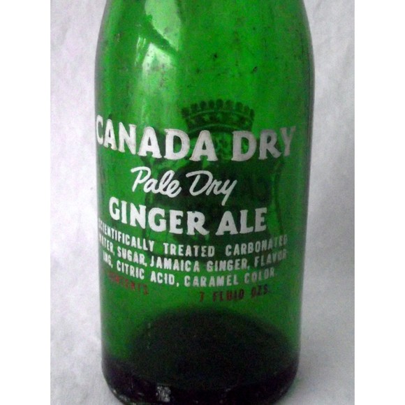 Canada Dry Ginger Ale Bottle Pop Soda Green Glass Duraglas 7 oz ACL Jamaica Vtg - Picture 4 of 6
